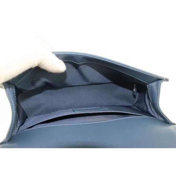 Chanel Boy Limited Edition Chevron Leather Bag - Picture 2 of 6